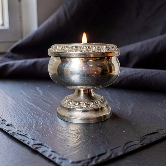 small ianthe candle