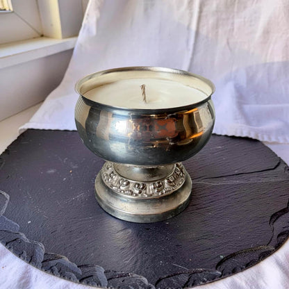 small ianthe candle