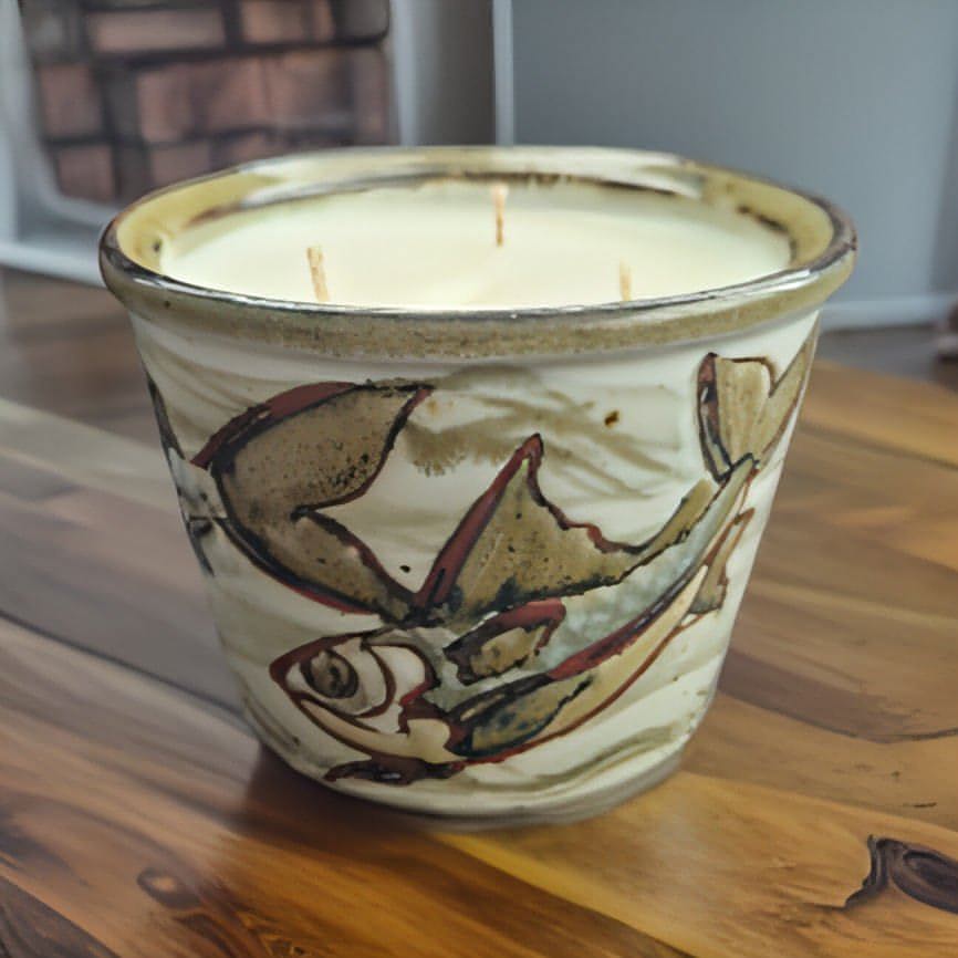 Fish detail pot candle with 3 wicks