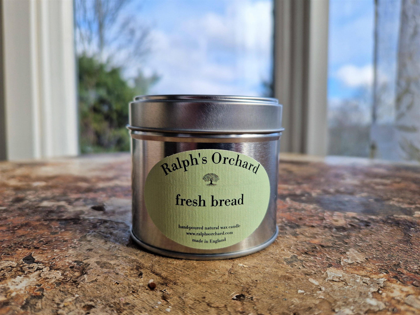 Fresh bread soy candle in silver tin